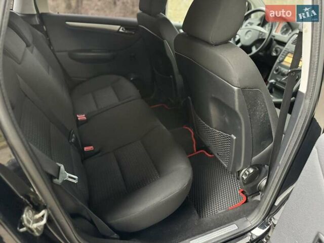 Чорний Мерседес Б-клас, об'ємом двигуна 1.7 л та пробігом 76 тис. км за 7599 $, фото 19 на Automoto.ua