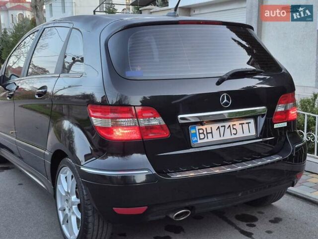 Черный Мерседес Б-класс, объемом двигателя 1.8 л и пробегом 70 тыс. км за 7999 $, фото 24 на Automoto.ua