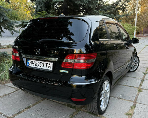 Черный Мерседес Б-класс, объемом двигателя 1.7 л и пробегом 113 тыс. км за 8700 $, фото 7 на Automoto.ua