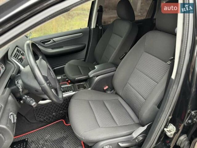 Чорний Мерседес Б-клас, об'ємом двигуна 1.7 л та пробігом 76 тис. км за 7599 $, фото 5 на Automoto.ua