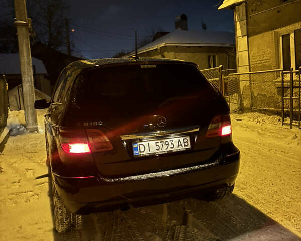 Чорний Мерседес Б-клас, об'ємом двигуна 1.7 л та пробігом 109 тис. км за 8750 $, фото 5 на Automoto.ua