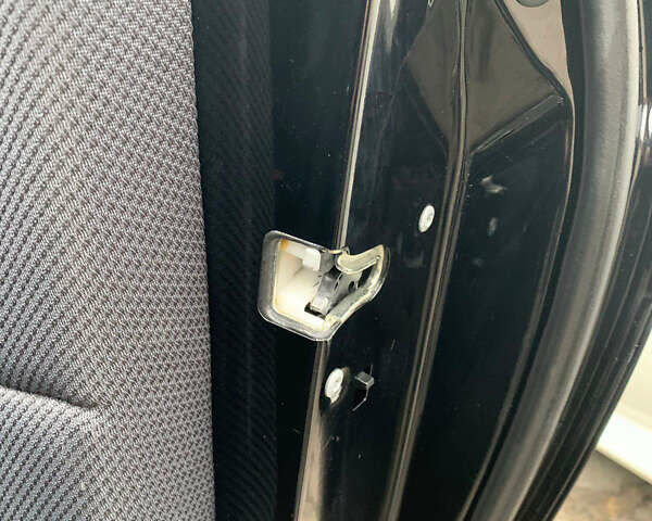 Черный Мерседес Б-класс, объемом двигателя 1.7 л и пробегом 76 тыс. км за 8600 $, фото 43 на Automoto.ua