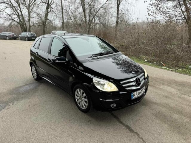 Черный Мерседес Б-класс, объемом двигателя 1.7 л и пробегом 77 тыс. км за 7600 $, фото 1 на Automoto.ua