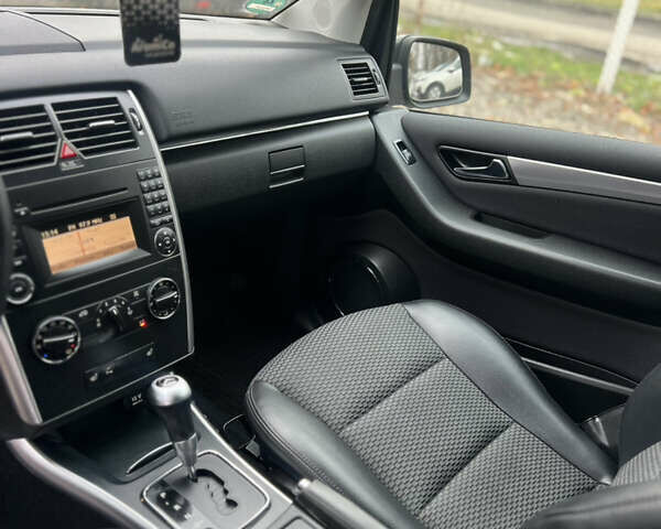 Черный Мерседес Б-класс, объемом двигателя 1.7 л и пробегом 215 тыс. км за 8200 $, фото 40 на Automoto.ua