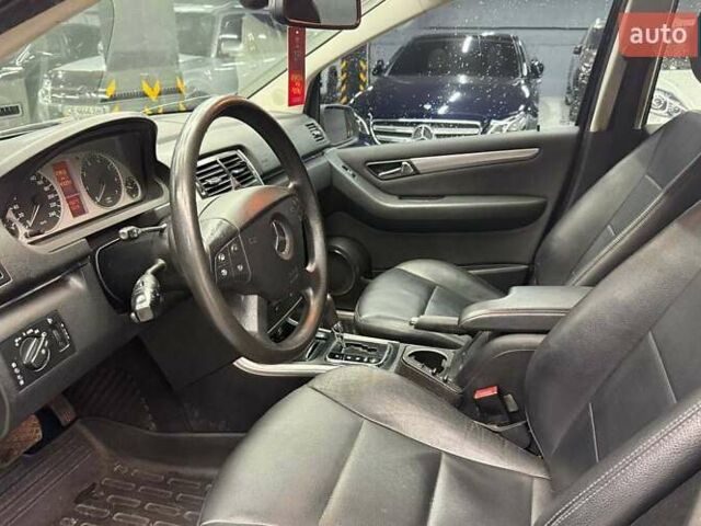 Черный Мерседес Б-класс, объемом двигателя 2.03 л и пробегом 280 тыс. км за 6700 $, фото 7 на Automoto.ua