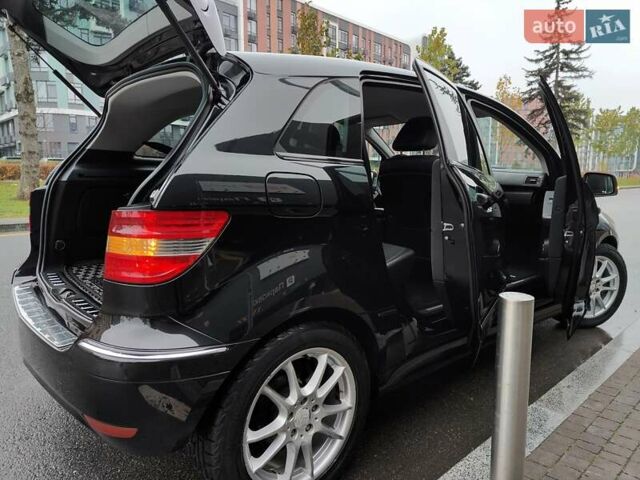 Черный Мерседес Б-класс, объемом двигателя 1.7 л и пробегом 117 тыс. км за 7490 $, фото 22 на Automoto.ua