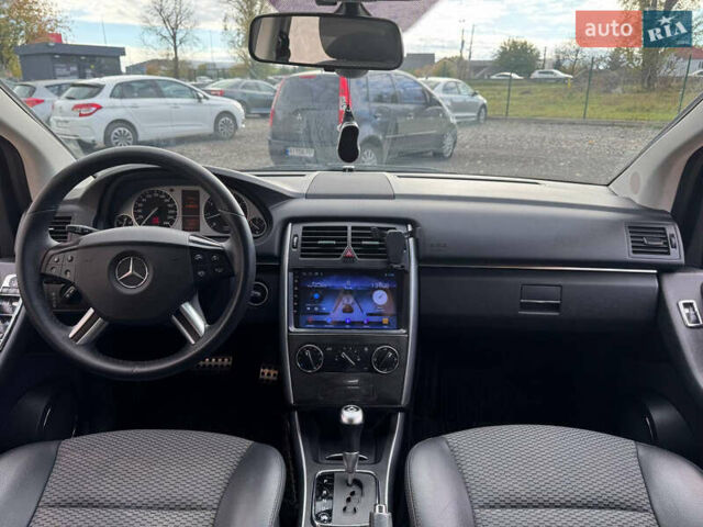 Мерседес Б-класс 2010 в Киеве на Automoto.ua Черный Мерседес Б-класс, объемом двигателя 1.7 л и пробегом 85 тыс. км за 9190 $, фото 13 на Automoto.ua