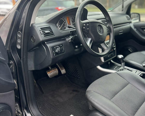 Черный Мерседес Б-класс, объемом двигателя 1.7 л и пробегом 215 тыс. км за 8200 $, фото 45 на Automoto.ua