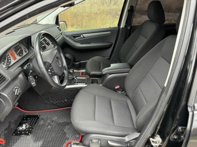 Черный Мерседес Б-класс, объемом двигателя 1.7 л и пробегом 77 тыс. км за 7600 $, фото 6 на Automoto.ua