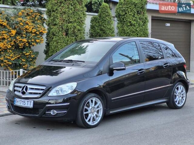 Черный Мерседес Б-класс, объемом двигателя 1.8 л и пробегом 70 тыс. км за 7999 $, фото 3 на Automoto.ua