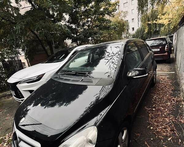 Черный Мерседес Б-класс, объемом двигателя 2.03 л и пробегом 170 тыс. км за 7400 $, фото 4 на Automoto.ua