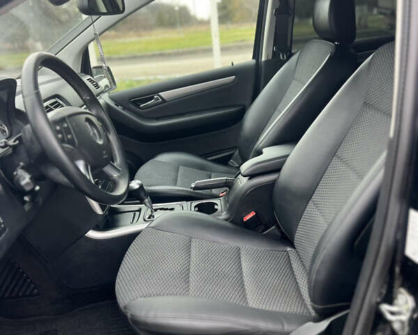 Черный Мерседес Б-класс, объемом двигателя 1.7 л и пробегом 215 тыс. км за 8200 $, фото 47 на Automoto.ua