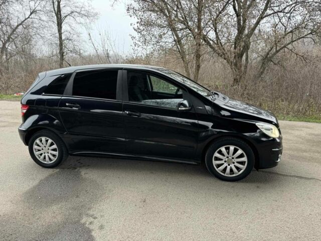 Черный Мерседес Б-класс, объемом двигателя 1.7 л и пробегом 77 тыс. км за 7600 $, фото 4 на Automoto.ua