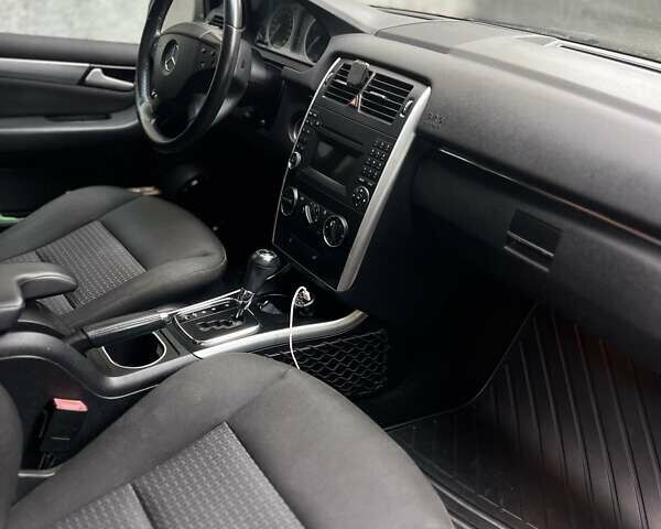 Черный Мерседес Б-класс, объемом двигателя 2.03 л и пробегом 170 тыс. км за 7400 $, фото 1 на Automoto.ua