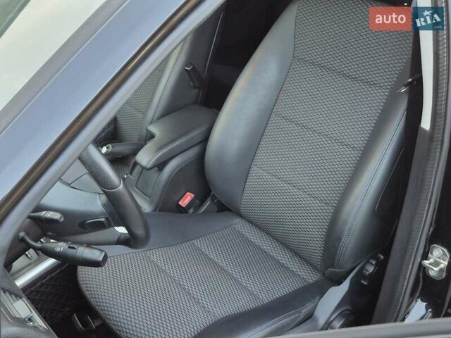 Черный Мерседес Б-класс, объемом двигателя 1.8 л и пробегом 70 тыс. км за 7999 $, фото 26 на Automoto.ua