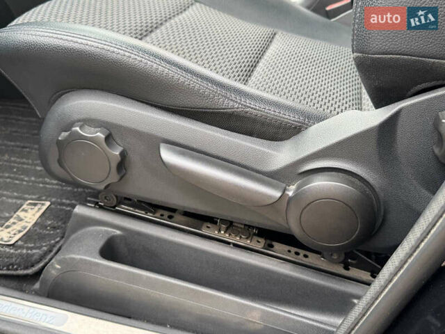 Мерседес Б-класс 2010 в Киеве на Automoto.ua Черный Мерседес Б-класс, объемом двигателя 1.7 л и пробегом 85 тыс. км за 9190 $, фото 15 на Automoto.ua