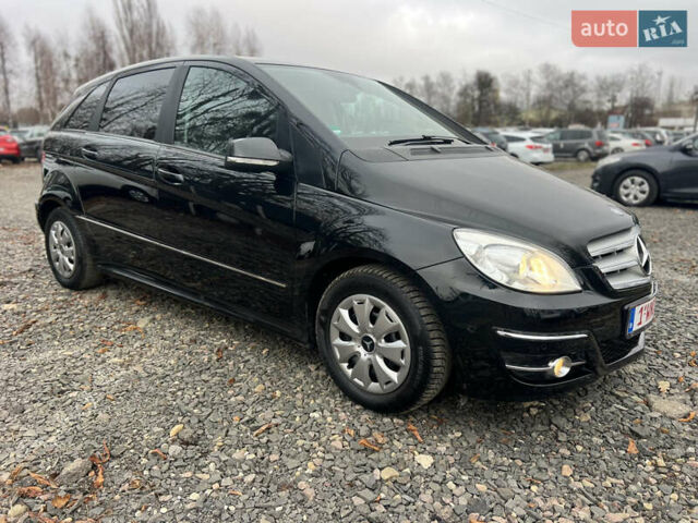 Чорний Мерседес Б-клас, об'ємом двигуна 1.7 л та пробігом 210 тис. км за 8200 $, фото 22 на Automoto.ua