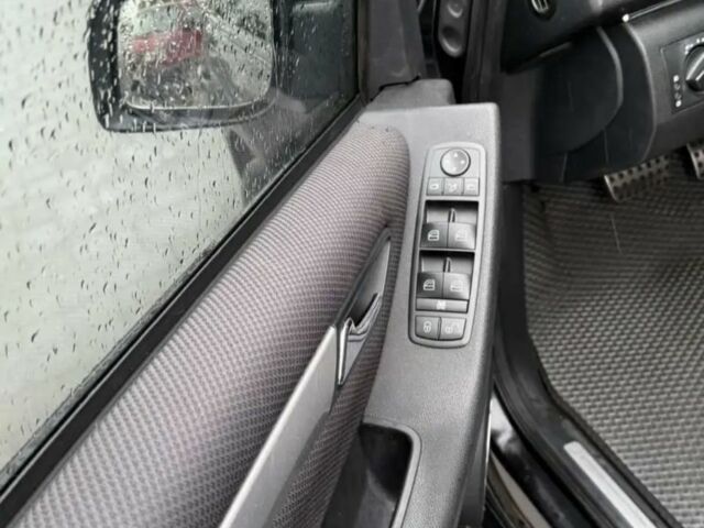 Чорний Мерседес Б-клас, об'ємом двигуна 2 л та пробігом 270 тис. км за 7000 $, фото 4 на Automoto.ua