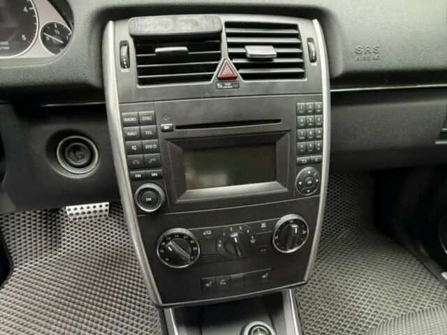 Чорний Мерседес Б-клас, об'ємом двигуна 2 л та пробігом 270 тис. км за 7000 $, фото 3 на Automoto.ua