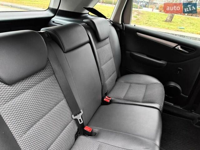 Черный Мерседес Б-класс, объемом двигателя 1.7 л и пробегом 117 тыс. км за 7490 $, фото 61 на Automoto.ua