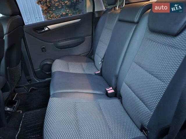 Черный Мерседес Б-класс, объемом двигателя 1.8 л и пробегом 70 тыс. км за 7999 $, фото 48 на Automoto.ua