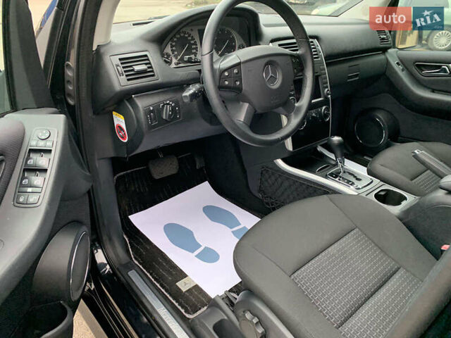 Черный Мерседес Б-класс, объемом двигателя 1.7 л и пробегом 76 тыс. км за 8600 $, фото 28 на Automoto.ua