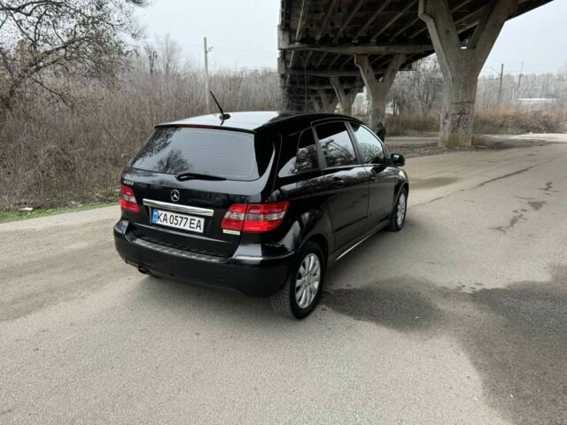 Черный Мерседес Б-класс, объемом двигателя 1.7 л и пробегом 77 тыс. км за 7600 $, фото 3 на Automoto.ua