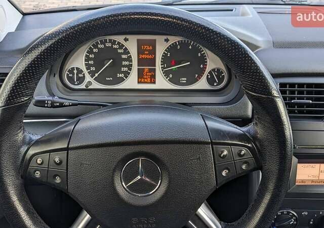 Чорний Мерседес Б-клас, об'ємом двигуна 1.7 л та пробігом 249 тис. км за 8500 $, фото 9 на Automoto.ua