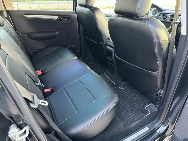 Чорний Мерседес Б-клас, об'ємом двигуна 1.7 л та пробігом 3 тис. км за 8000 $, фото 7 на Automoto.ua