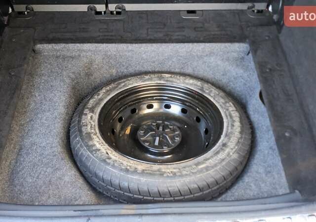 Чорний Мерседес Б-клас, об'ємом двигуна 1.7 л та пробігом 249 тис. км за 8500 $, фото 19 на Automoto.ua