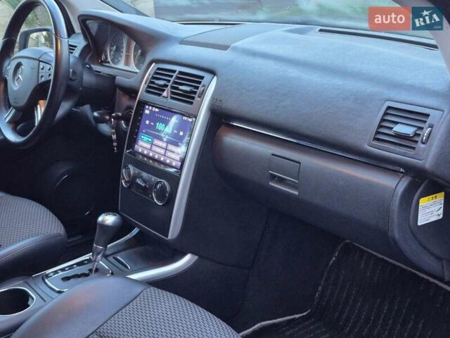 Черный Мерседес Б-класс, объемом двигателя 1.8 л и пробегом 70 тыс. км за 7999 $, фото 34 на Automoto.ua