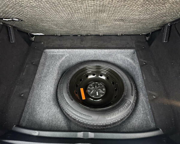 Чорний Мерседес Б-клас, об'ємом двигуна 1.7 л та пробігом 41 тис. км за 8800 $, фото 17 на Automoto.ua