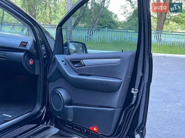 Чорний Мерседес Б-клас, об'ємом двигуна 2 л та пробігом 238 тис. км за 7950 $, фото 36 на Automoto.ua
