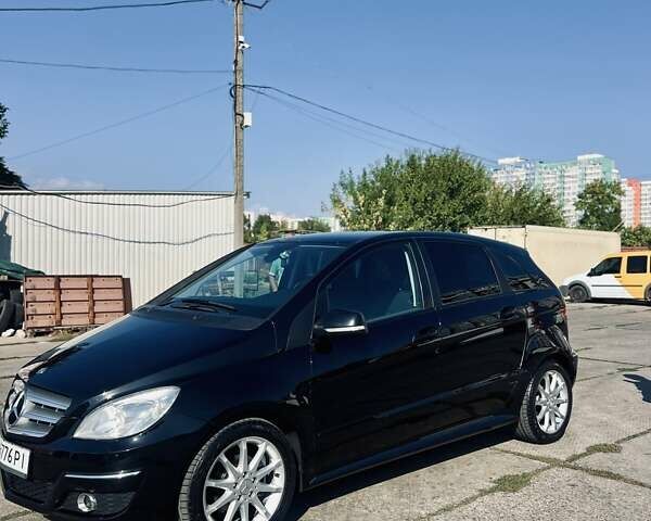 Черный Мерседес Б-класс, объемом двигателя 1.7 л и пробегом 119 тыс. км за 8400 $, фото 6 на Automoto.ua