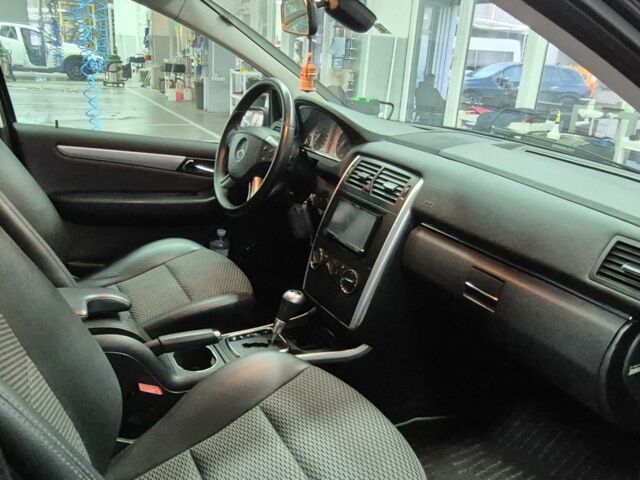 Чорний Мерседес Б-клас, об'ємом двигуна 1.7 л та пробігом 102 тис. км за 7500 $, фото 7 на Automoto.ua