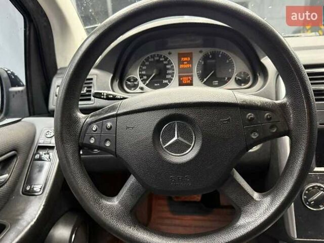 Черный Мерседес Б-класс, объемом двигателя 2.03 л и пробегом 280 тыс. км за 6700 $, фото 9 на Automoto.ua