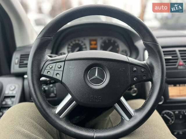 Чорний Мерседес Б-клас, об'ємом двигуна 1.7 л та пробігом 210 тис. км за 8200 $, фото 32 на Automoto.ua