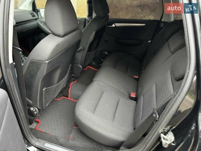 Чорний Мерседес Б-клас, об'ємом двигуна 1.7 л та пробігом 76 тис. км за 7599 $, фото 6 на Automoto.ua