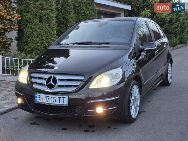 Черный Мерседес Б-класс, объемом двигателя 1.8 л и пробегом 70 тыс. км за 7999 $, фото 19 на Automoto.ua