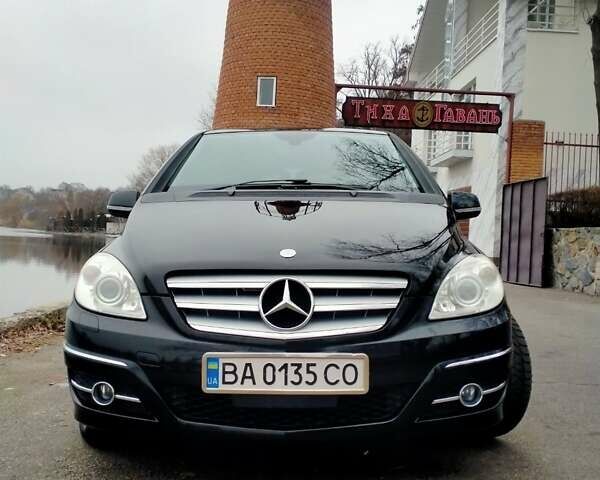 Чорний Мерседес Б-клас, об'ємом двигуна 1.7 л та пробігом 95 тис. км за 8400 $, фото 4 на Automoto.ua