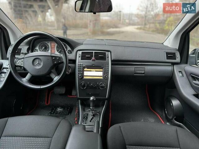 Чорний Мерседес Б-клас, об'ємом двигуна 1.7 л та пробігом 76 тис. км за 7599 $, фото 4 на Automoto.ua