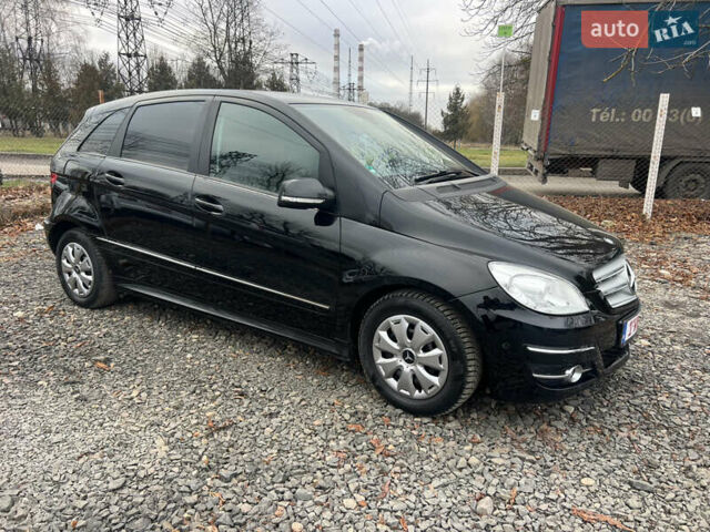 Чорний Мерседес Б-клас, об'ємом двигуна 1.7 л та пробігом 210 тис. км за 8200 $, фото 7 на Automoto.ua