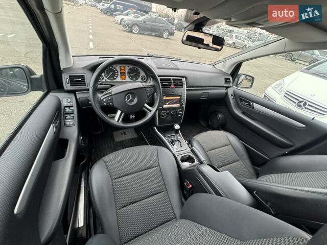 Чорний Мерседес Б-клас, об'ємом двигуна 1.7 л та пробігом 41 тис. км за 8800 $, фото 12 на Automoto.ua