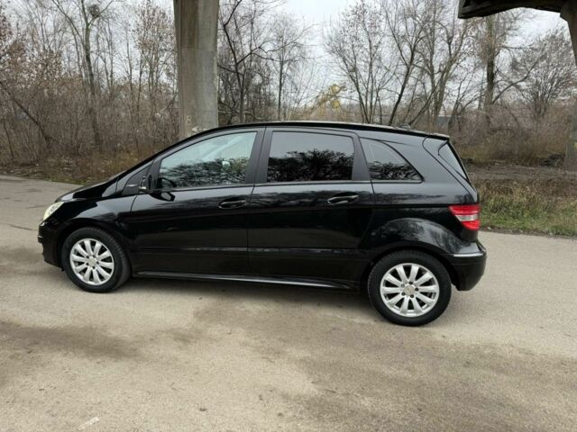 Черный Мерседес Б-класс, объемом двигателя 1.7 л и пробегом 77 тыс. км за 7600 $, фото 5 на Automoto.ua