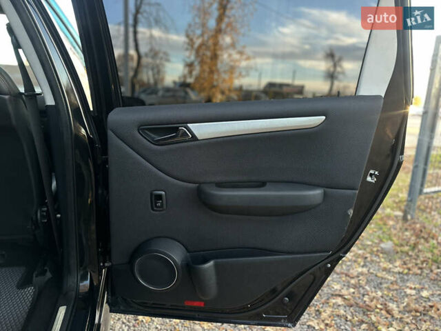 Черный Мерседес Б-класс, объемом двигателя 1.5 л и пробегом 222 тыс. км за 8200 $, фото 41 на Automoto.ua