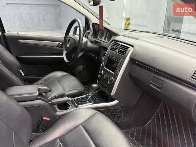 Черный Мерседес Б-класс, объемом двигателя 2.03 л и пробегом 280 тыс. км за 6700 $, фото 13 на Automoto.ua