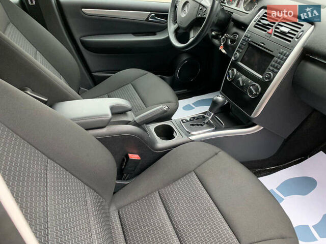 Черный Мерседес Б-класс, объемом двигателя 1.7 л и пробегом 76 тыс. км за 8600 $, фото 27 на Automoto.ua