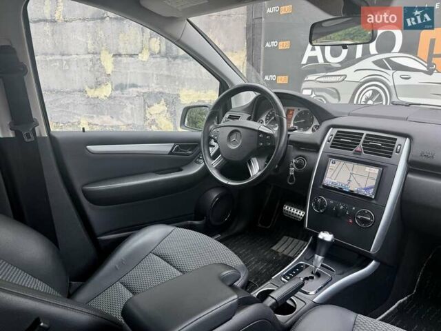Черный Мерседес Б-класс, объемом двигателя 1.7 л и пробегом 125 тыс. км за 8900 $, фото 9 на Automoto.ua