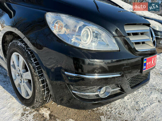 Черный Мерседес Б-класс, объемом двигателя 1.7 л и пробегом 60 тыс. км за 8700 $, фото 26 на Automoto.ua