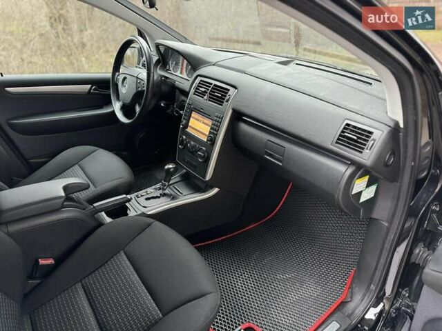 Чорний Мерседес Б-клас, об'ємом двигуна 1.7 л та пробігом 76 тис. км за 7599 $, фото 3 на Automoto.ua